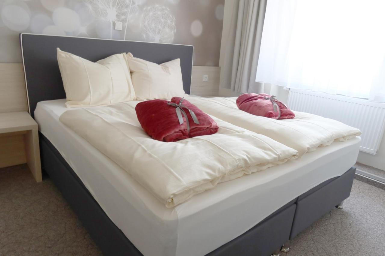 Hotel Waldoza Waldmohr ภายนอก รูปภาพ