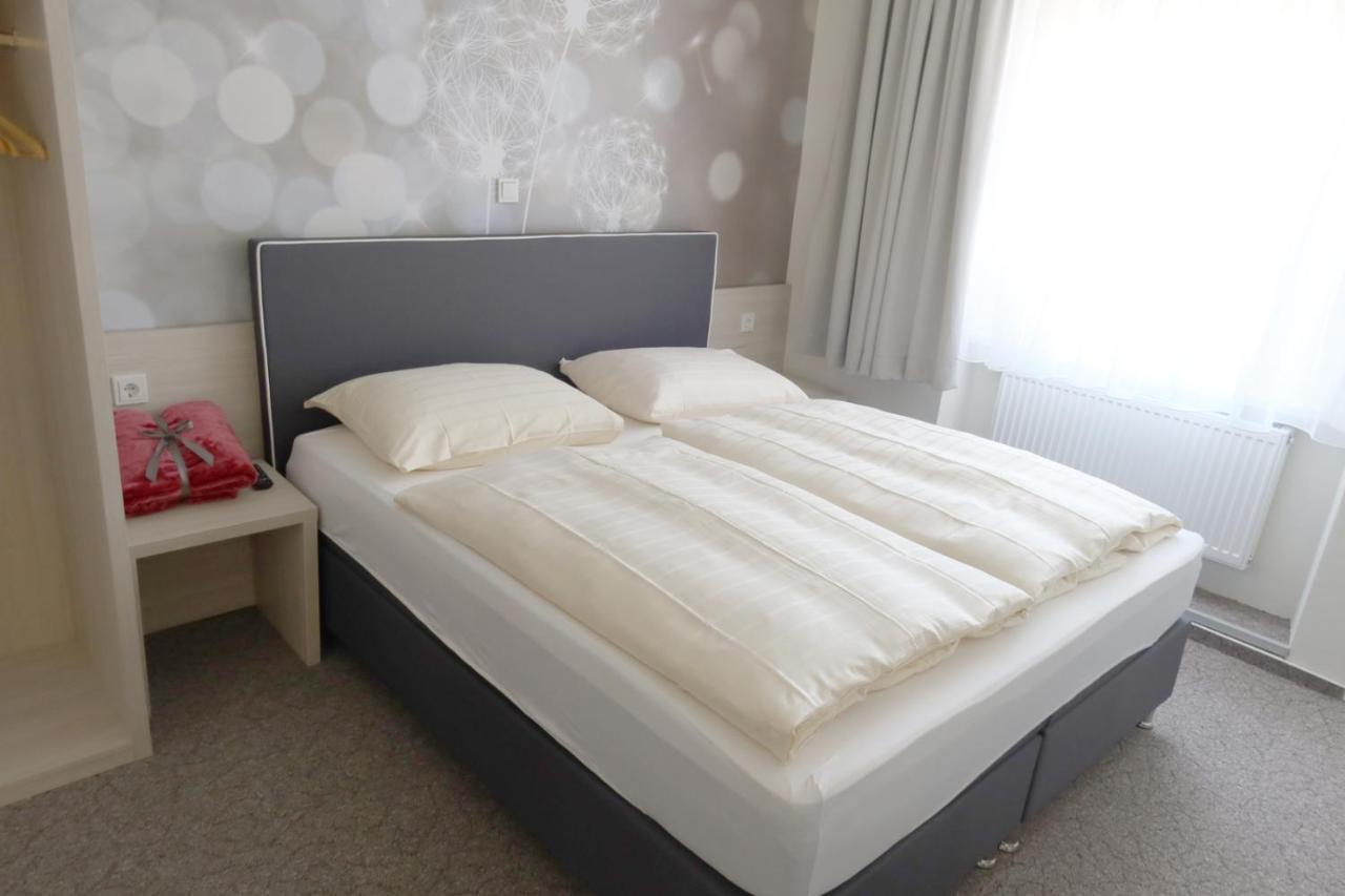 Hotel Waldoza Waldmohr ภายนอก รูปภาพ